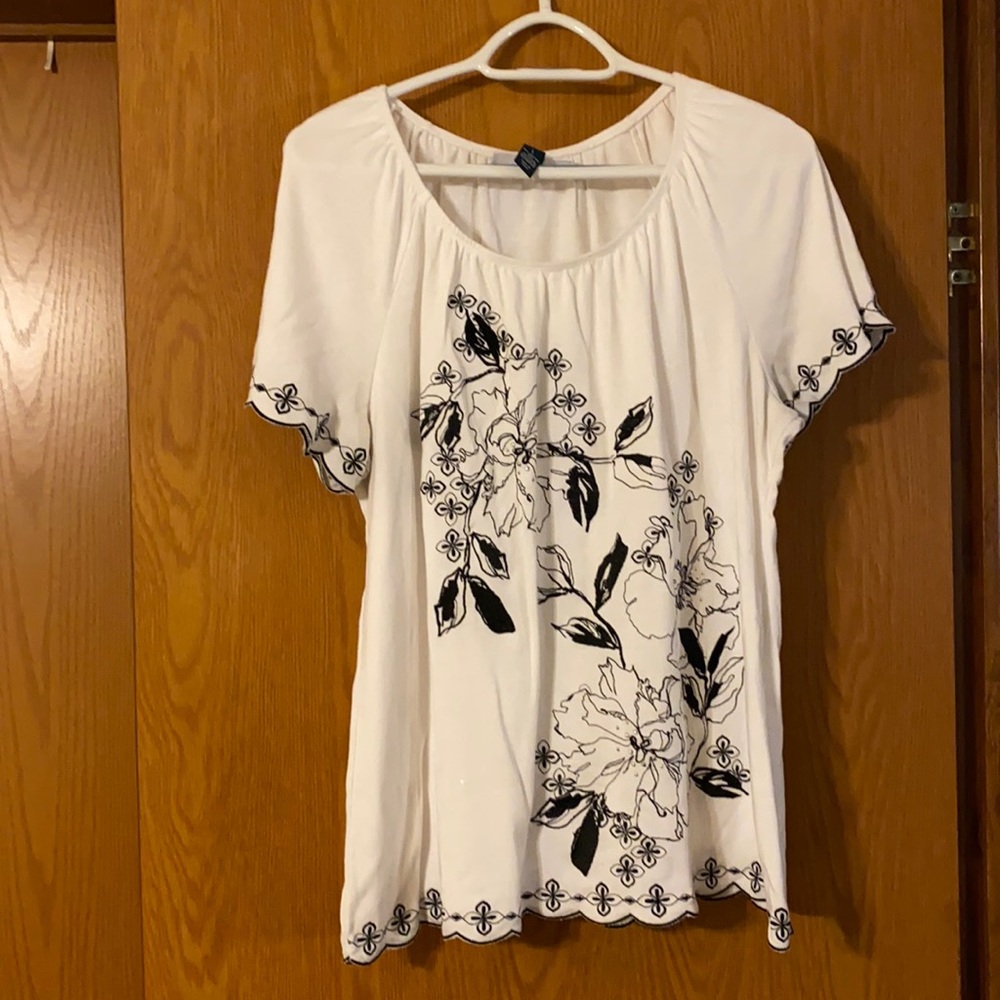 Gently worn Karen Scott Tee
